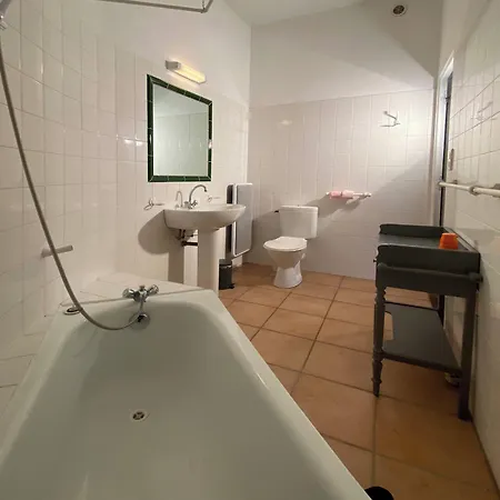 Oda ve Kahvaltı Orangerie De - - Cardet