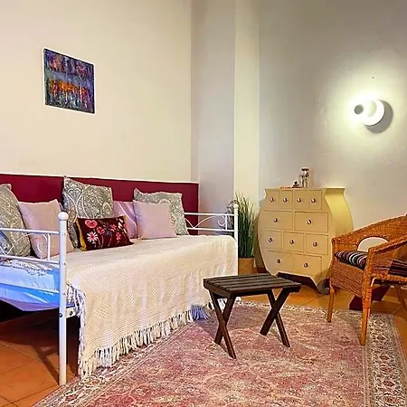 Orangerie De - - Bed and breakfast 3*