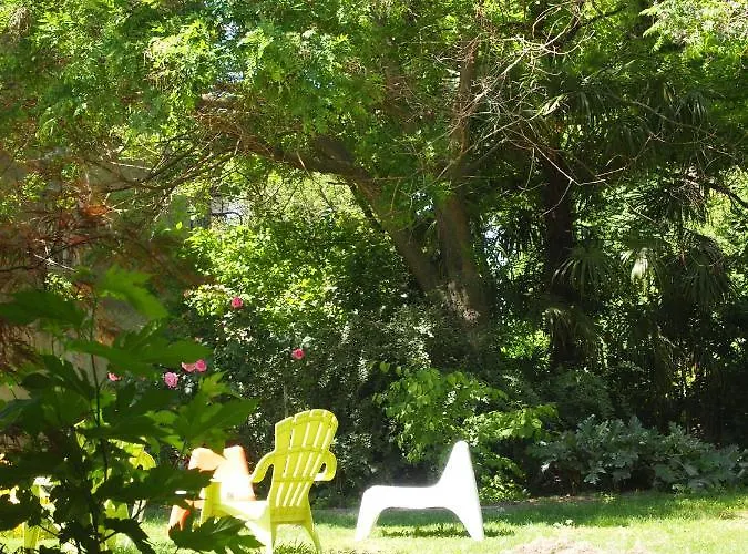 Alojamento de Acomodação e Pequeno-almoço Orangerie De - -